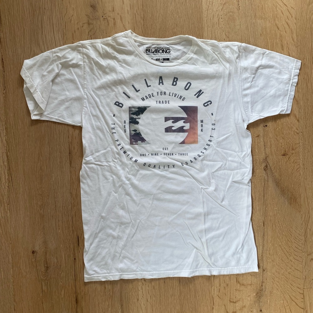 Billabong White Short Sleeve Tee with Graphic Design